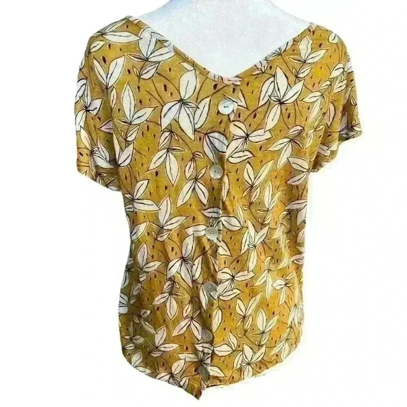 100% Linen Floral Button-Back Tee - Picture 3 of 6